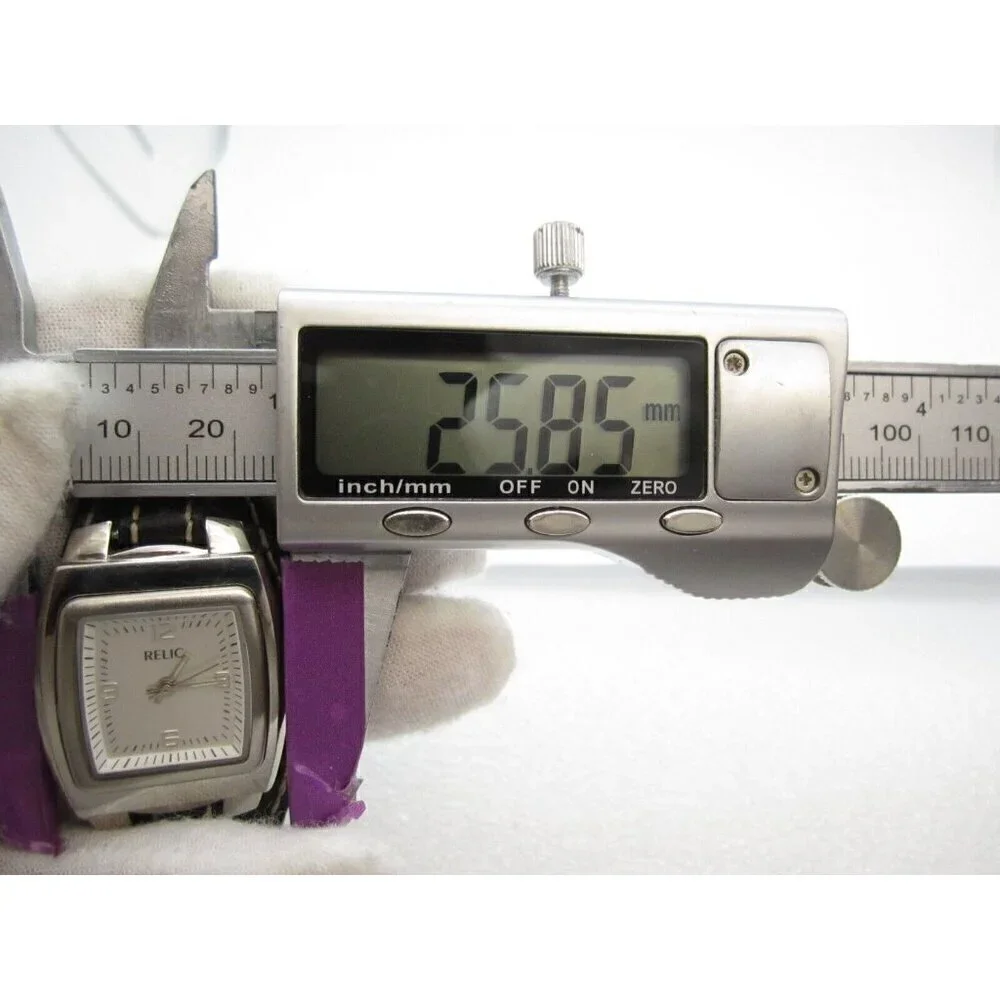 Women Relic Quartz WR Analog 25mm Dial Round Watch (G738) 